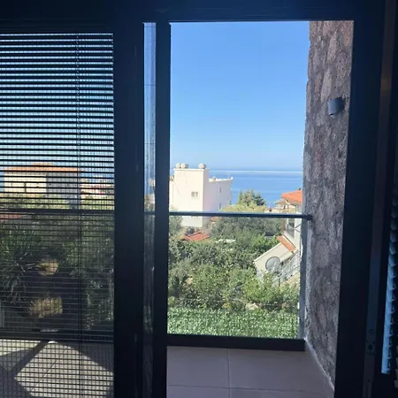 Meis Villa *